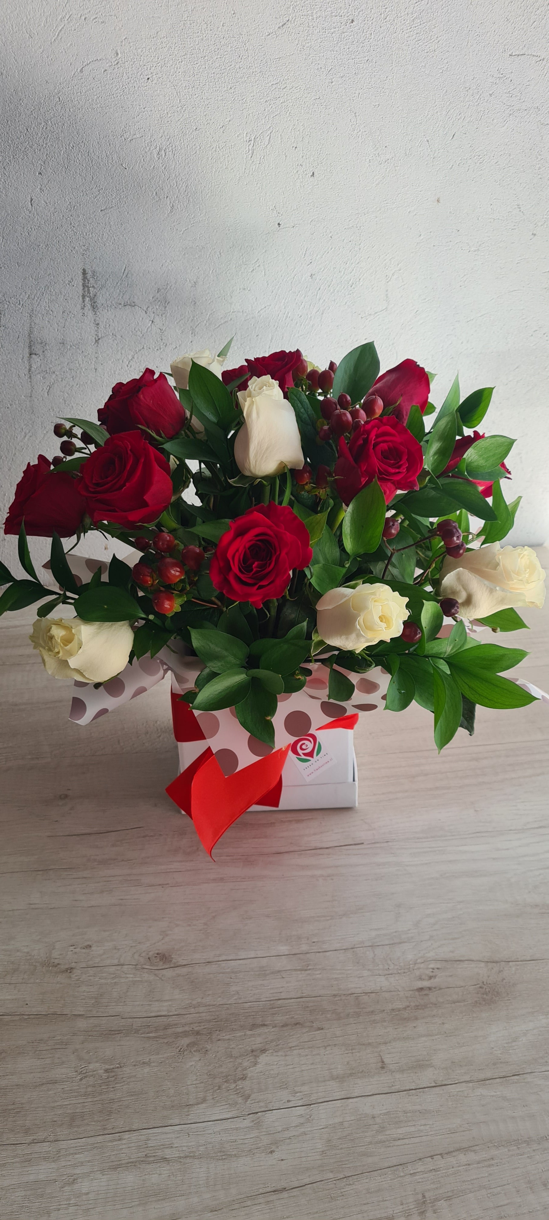 CUBO DE ROSAS