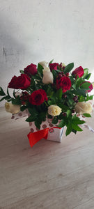 CUBO DE ROSAS