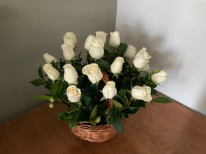 Canasto blanco 18 rosas