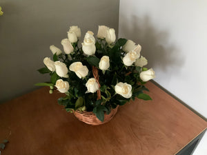 Canasto blanco 18 rosas